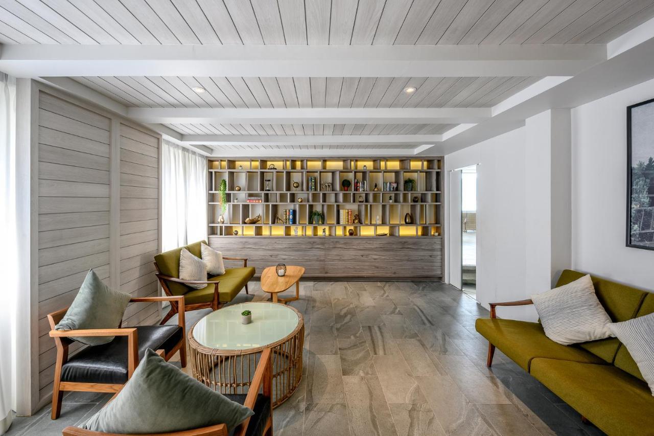 Namaka Resort Kamala Exterior photo The Library at The Standard East Village